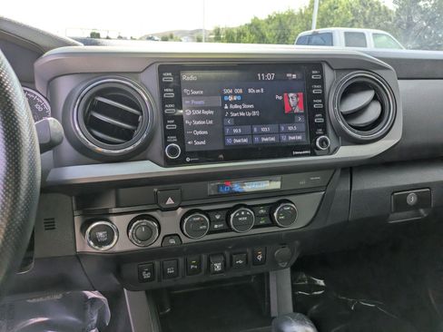 Used 2022 Toyota Tacoma TRD Sport w/ Technology Package image 23