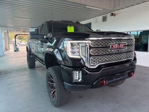 Used 2021 GMC Sierra 2500 Denali w/ Denali Black Diamond Edition AWD/4WD image 8