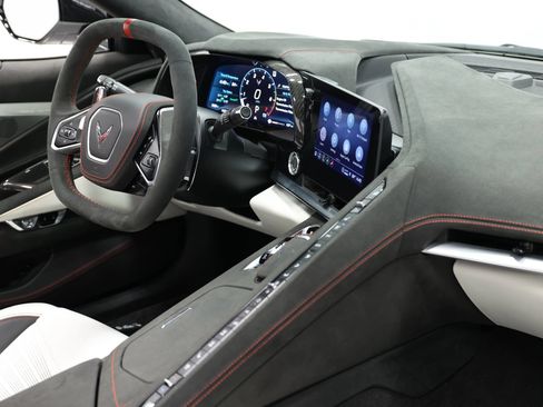 Used 2023 Chevrolet Corvette Stingray Premium Cpe w/ Z51 Performance Package RWD image 93
