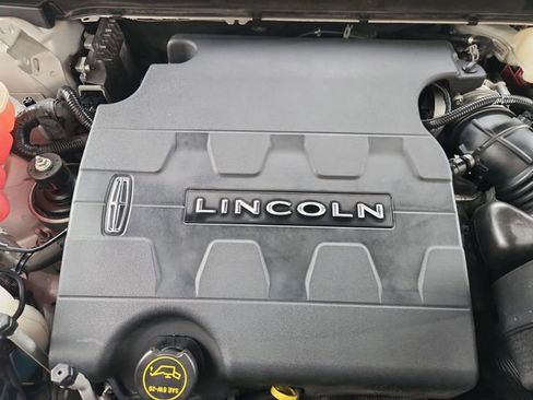 Used 2017 Lincoln MKX Select w/ Select Plus Package FWD image 30