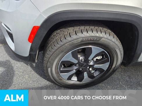 Used 2024 Jeep Grand Cherokee Limited 4xe image 3