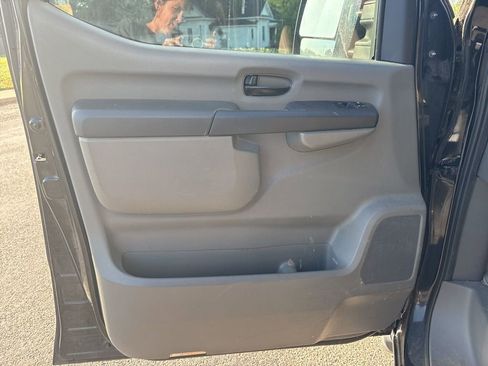 Used 2016 Nissan NV 3500 SL RWD image 13