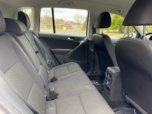 Used 2012 Volkswagen Tiguan S AWD/4WD image 35