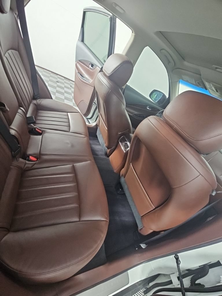 Used 2017 INFINITI QX50 2WD w/ Premium Package image 16