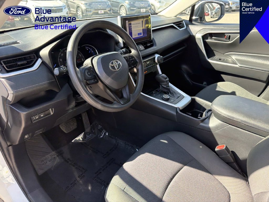 Used 2024 Toyota RAV4 LE AWD/4WD image 15
