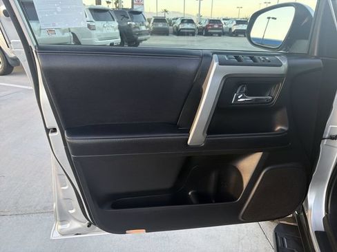 Certified 2019 Toyota 4Runner SR5 Premium AWD/4WD image 9
