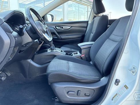 Used 2017 Nissan Rogue SV image 23