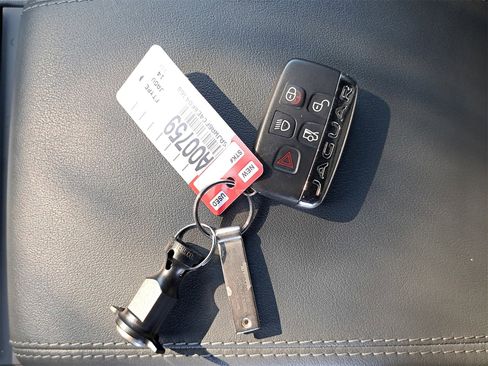 Used 2014 Jaguar F-TYPE S image 10