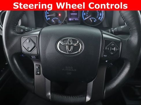 Used 2017 Toyota Tacoma TRD Sport AWD/4WD image 21