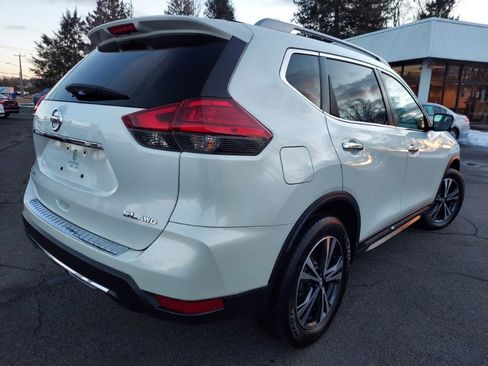 Used 2017 Nissan Rogue SL w/ SL Premium Package image 4