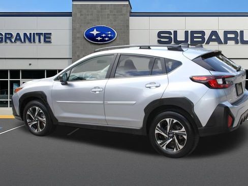 Used 2025 Subaru Crosstrek 2.5i Premium AWD/4WD image 8