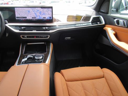 Used 2024 BMW X5 xDrive40i w/ Premium Package AWD/4WD image 14