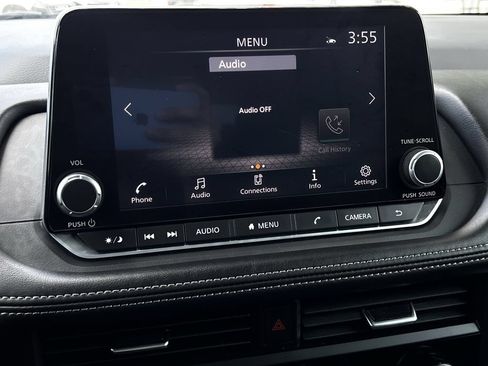 Used 2024 Nissan Rogue SV FWD image 19