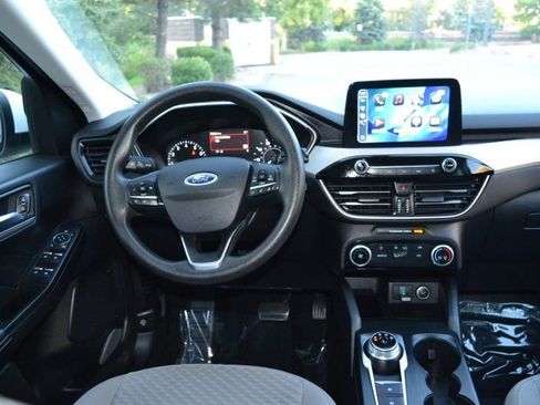 Used 2021 Ford Escape SE image 20