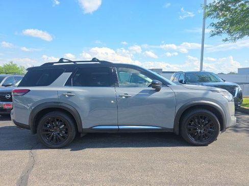 Certified 2022 Nissan Pathfinder Platinum w/ Cargo Package AWD/4WD image 4