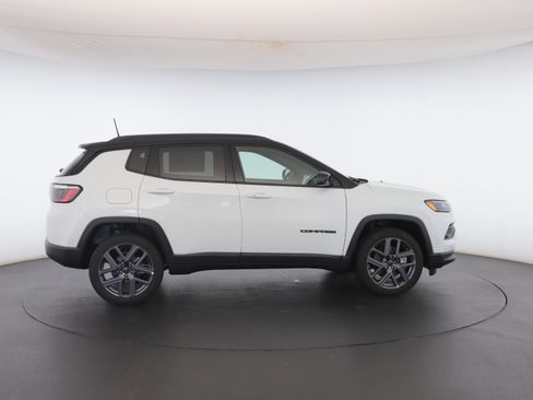 New 2026 Jeep Compass Limited image 29