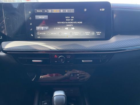 Certified 2025 Nissan Kicks SR FWD image 14