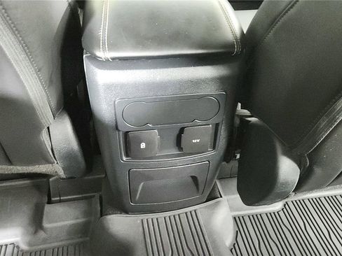 Used 2023 Ford Explorer XLT w/ Equipment Group 202A AWD/4WD image 14