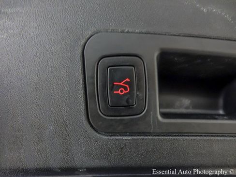 Used 2020 Tesla Model S Long Range Plus image 37