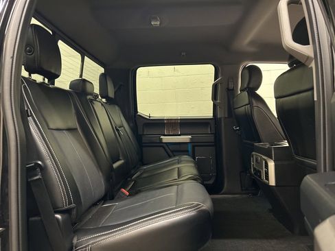 Used 2019 Ford F150 Lariat w/ Trailer Tow Package image 9