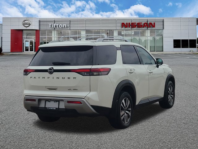 Used 2024 Nissan Pathfinder SL AWD/4WD image 7