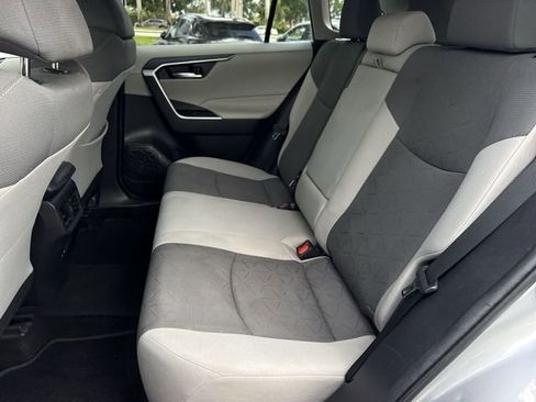 Used 2021 Toyota RAV4 XLE image 22