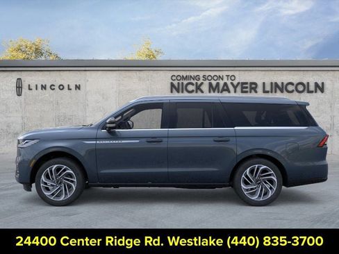 New 2026 Lincoln Navigator L Reserve AWD/4WD image 3