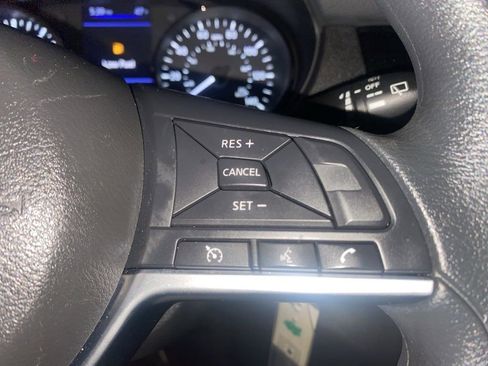 Used 2021 Nissan Rogue Sport S image 18