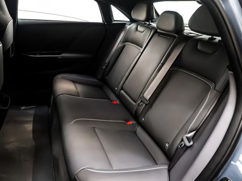 Used 2024 Lucid Air Touring image 8