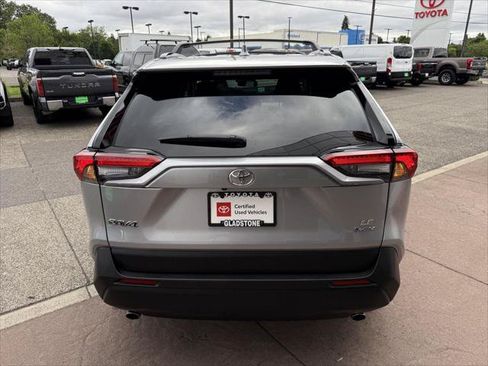 Certified 2025 Toyota RAV4 LE AWD/4WD image 7