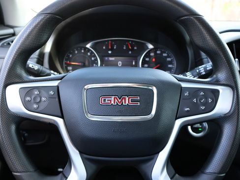 Used 2024 GMC Terrain SLE FWD image 11