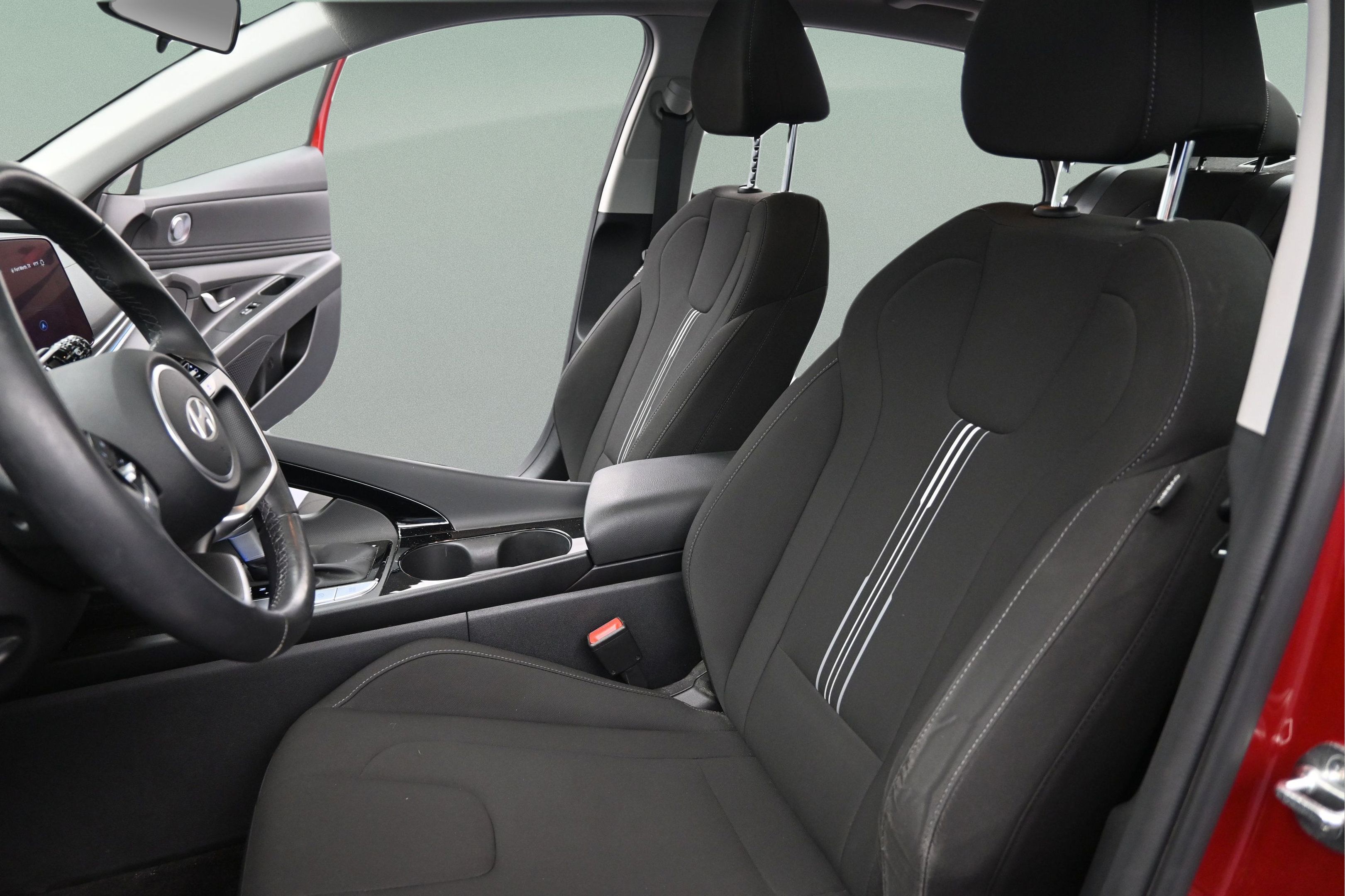 Used 2024 Hyundai Elantra SEL w/ Convenience Package FWD image 23