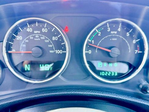 Used 2014 Jeep Wrangler Unlimited Sahara w/ Connectivity Group AWD/4WD image 25