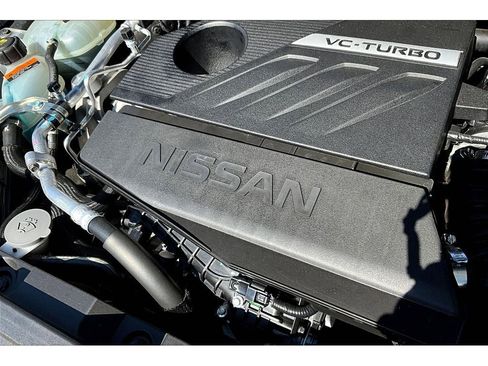 Used 2024 Nissan Rogue SV image 34