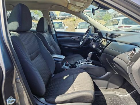 Used 2019 Nissan Rogue S FWD image 11
