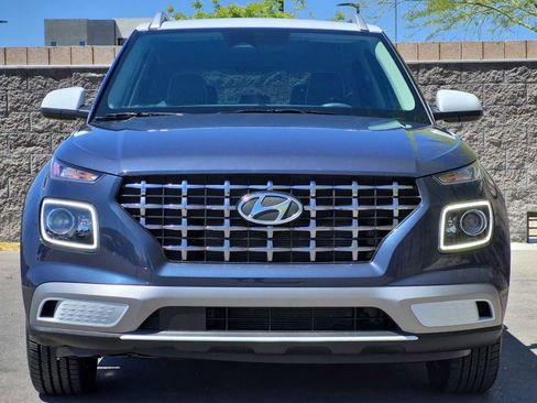Used 2024 Hyundai Venue Limited FWD image 4
