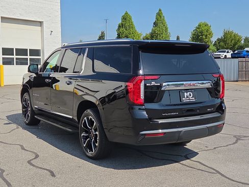Used 2022 GMC Yukon XL SLT w/ SLT Premium Package AWD/4WD image 13