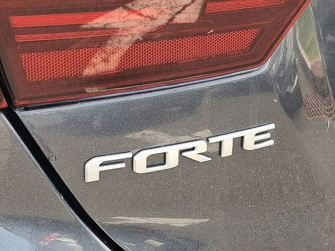 Used 2023 Kia Forte GT-Line w/ GT-Line Premium Package FWD image 32