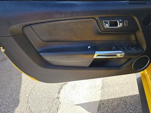 Used 2015 Ford Mustang Premium RWD image 10