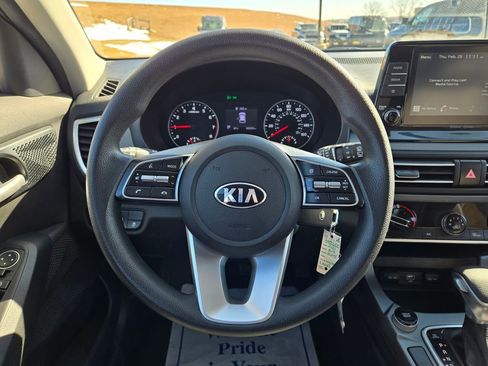 Used 2021 Kia Seltos LX image 19