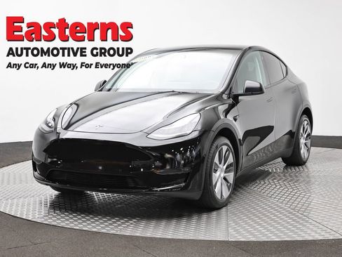 Used 2021 Tesla Model Y Long Range AWD/4WD image 1