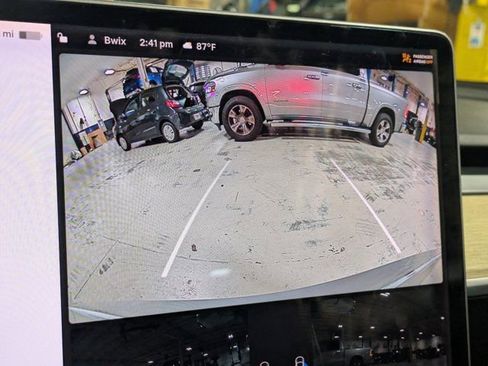 Used 2018 Tesla Model 3 Long Range image 17