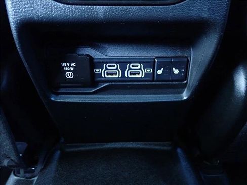 Used 2022 Jeep Grand Cherokee Limited image 11