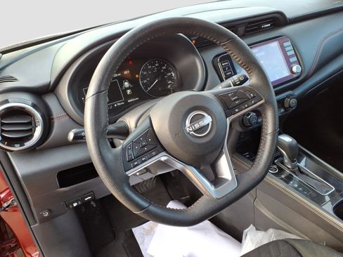Used 2023 Nissan Kicks SR w/ Interior Electronics Package image 10