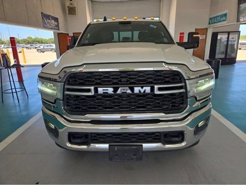 Used 2024 RAM 3500 Tradesman w/ Chrome Appearance Group AWD/4WD image 5