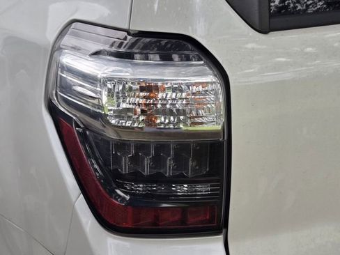 Used 2014 Toyota 4Runner Limited image 8