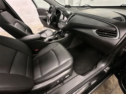 Used 2024 Chevrolet Malibu LT image 23