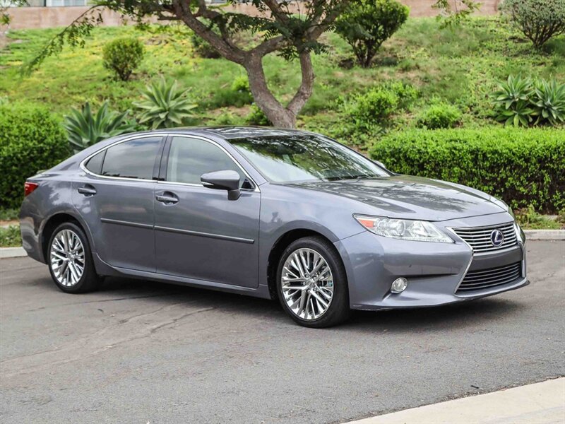 Used 2013 Lexus ES 350 w/ Luxury Pkg FWD image 7