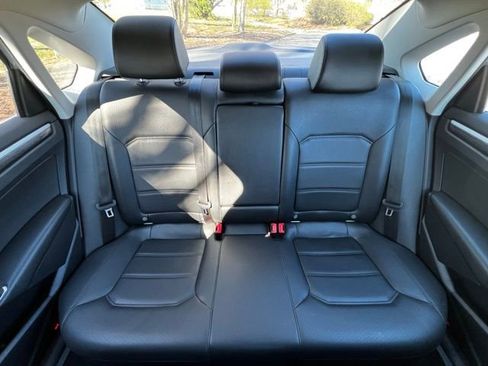 Used 2018 Volkswagen Passat 2.0T SE FWD image 25