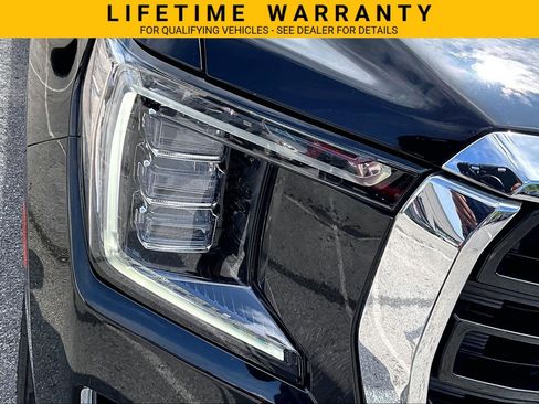 Used 2022 GMC Yukon XL SLE w/ Gmc Pro Safety Plus Package AWD/4WD image 33